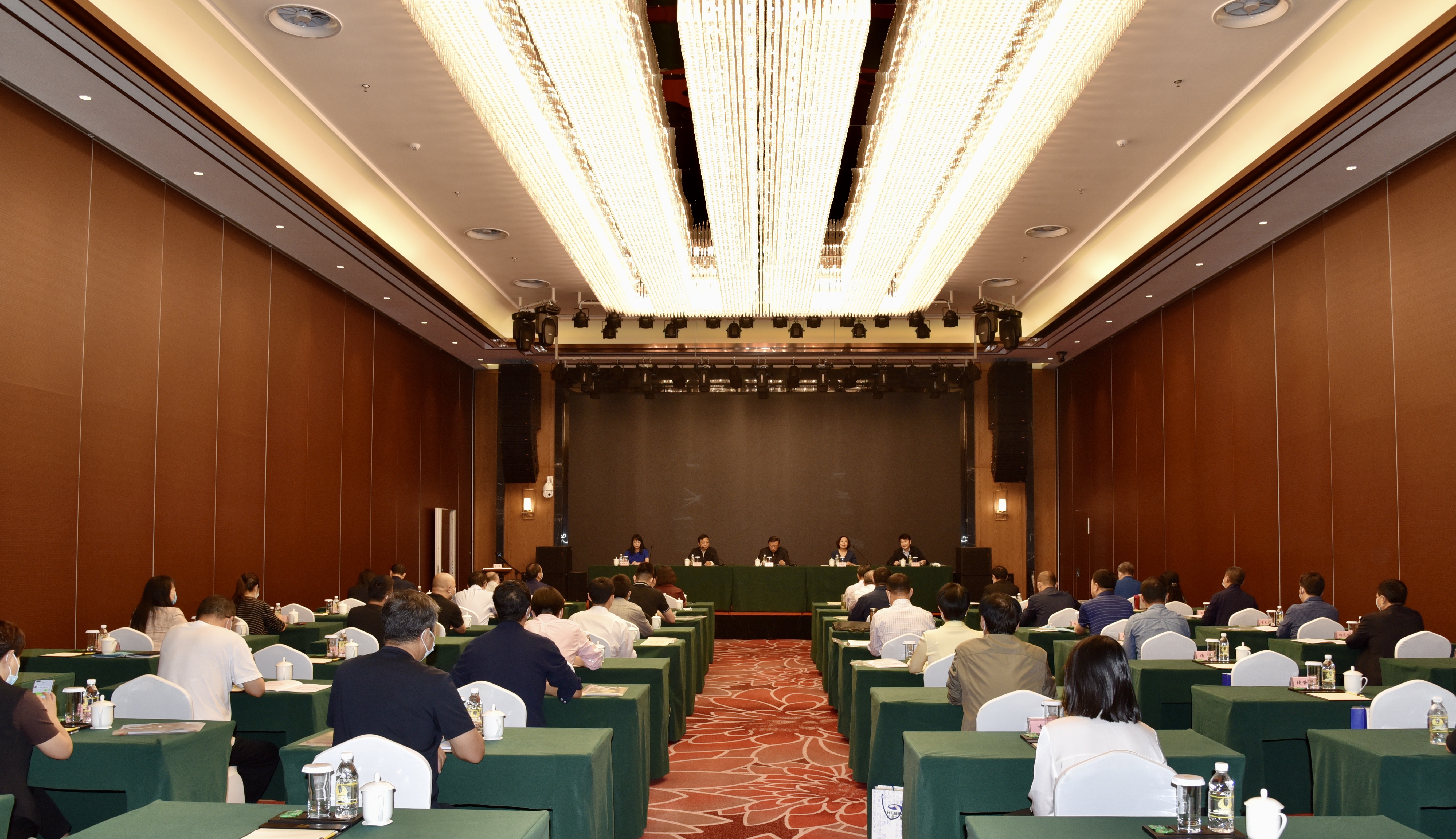 会议现场.jpg 会议现场.jpg