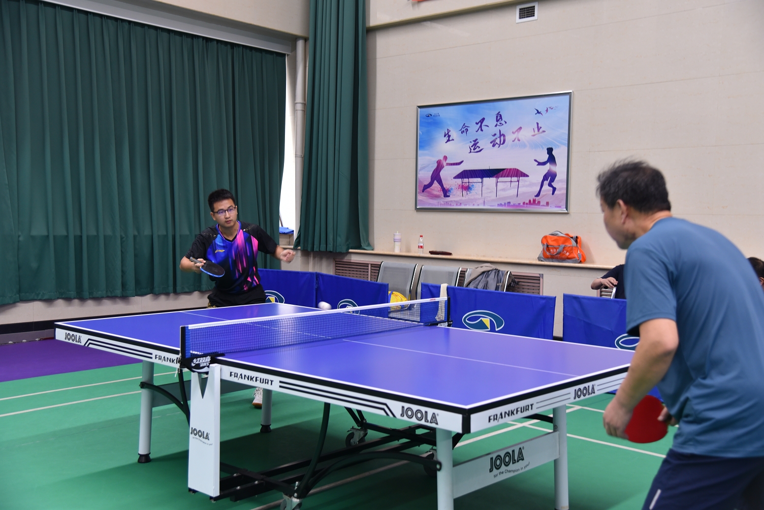 乒乓球队比赛现场.jpg