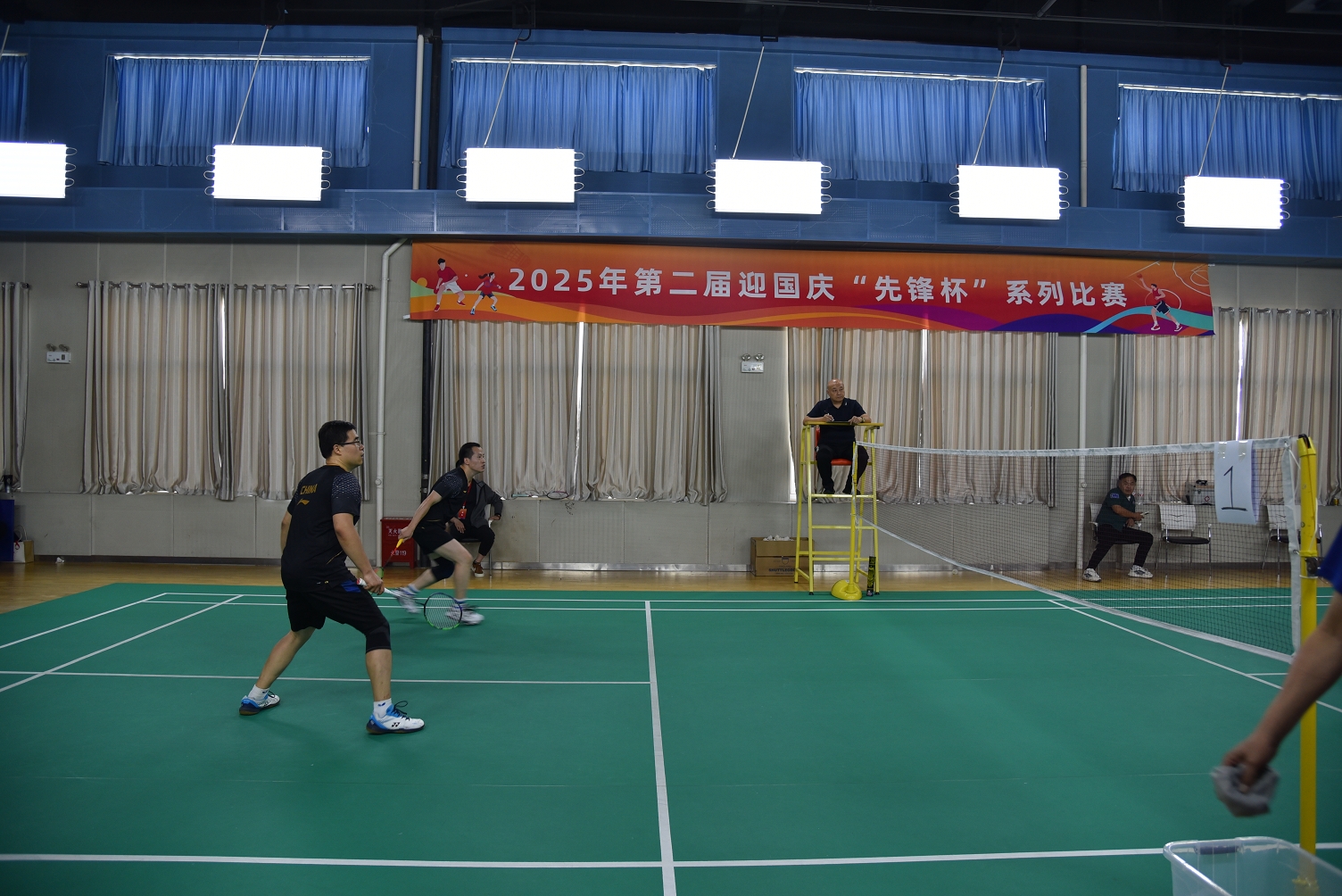 羽毛球队比赛现场 (3).jpg 羽毛球队比赛现场 (3).jpg